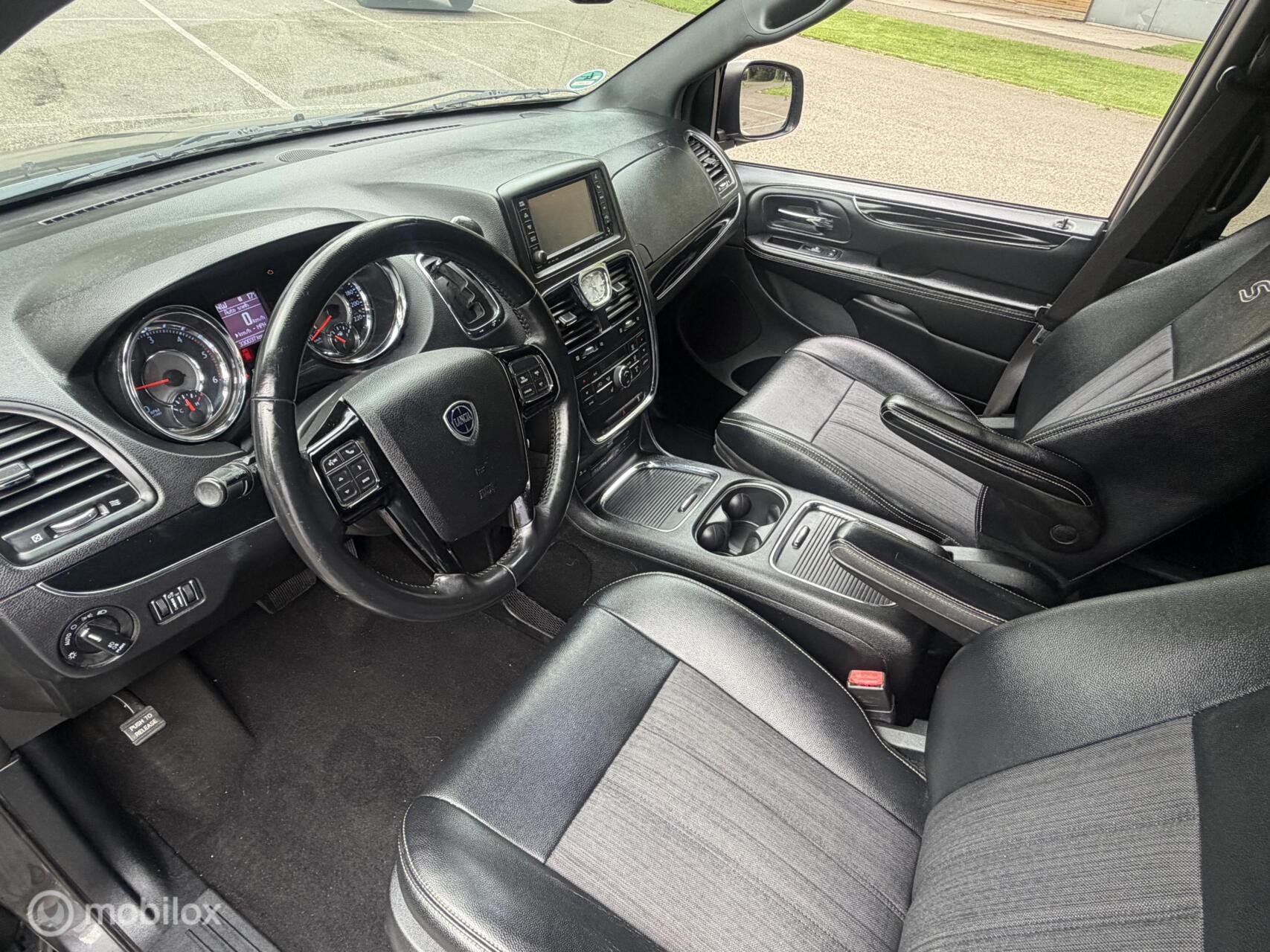 Foto van Lancia Voyager