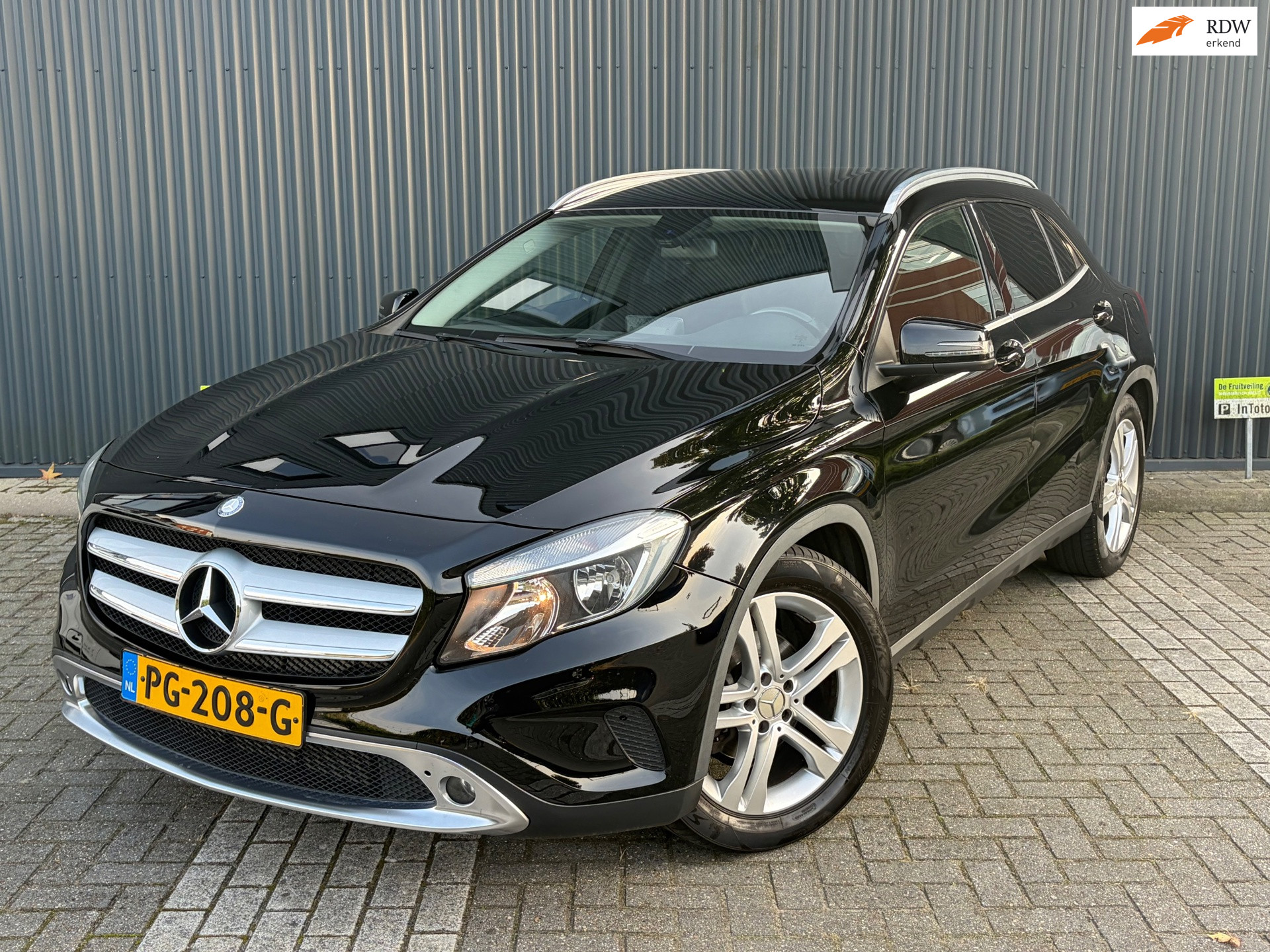 Mercedes-Benz Gla-klasse 220 CDI 4Matic Ambition 2015 - voorkant