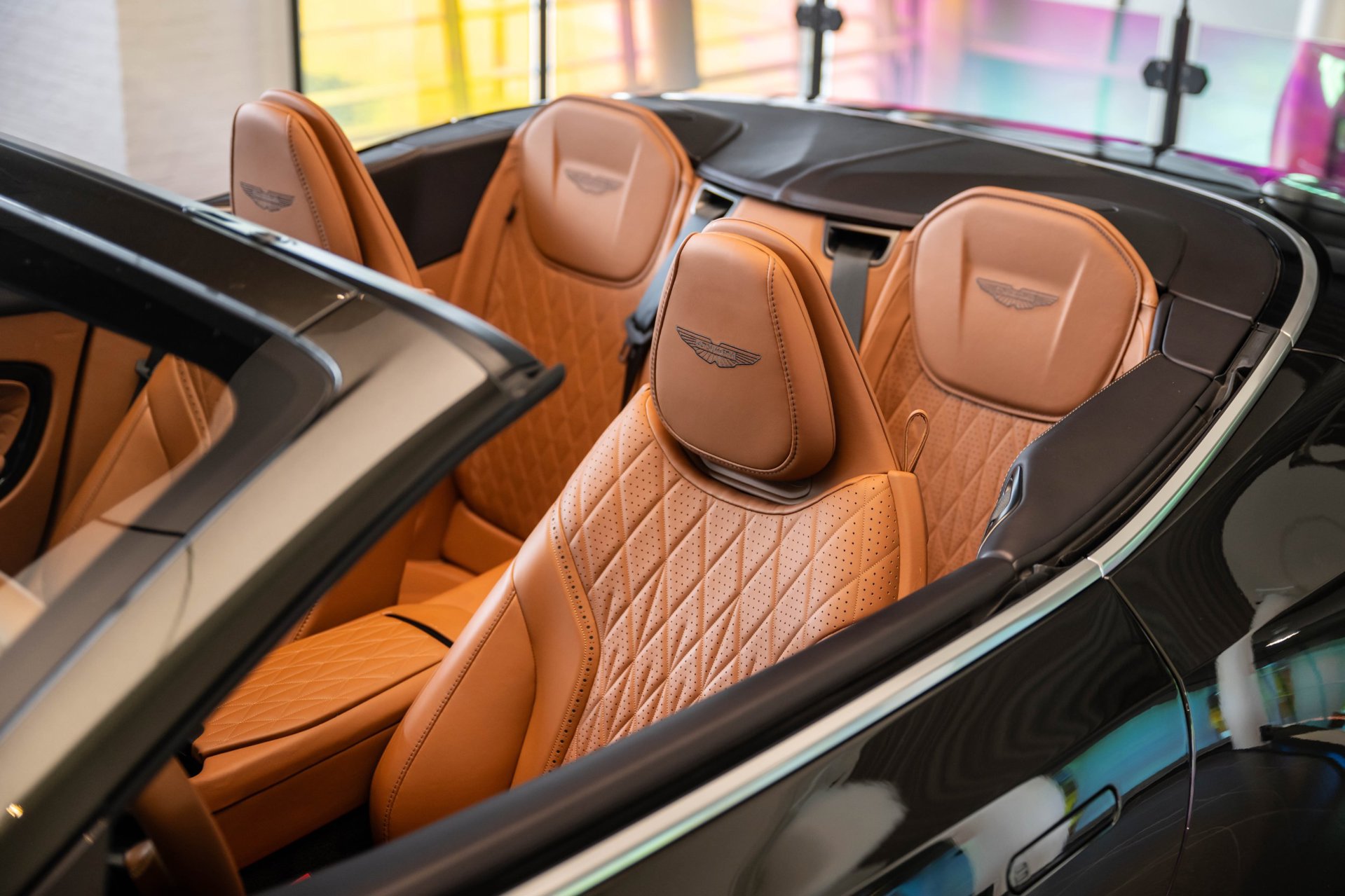Foto van Aston Martin Db12 Volante