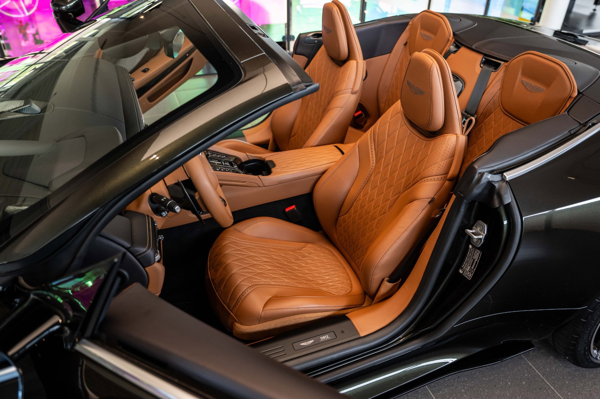 Foto van Aston Martin Db12 Volante