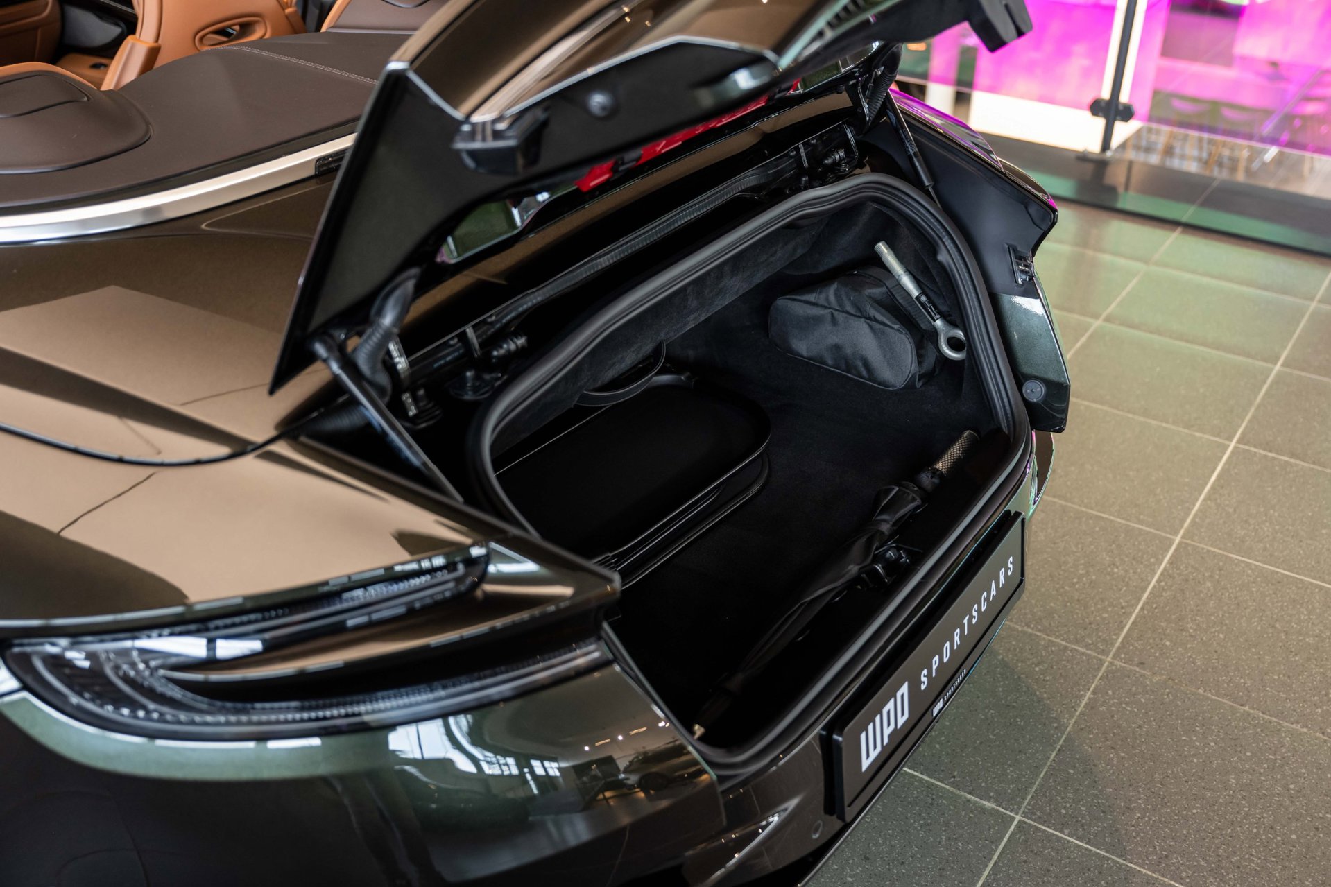 Foto van Aston Martin Db12 Volante