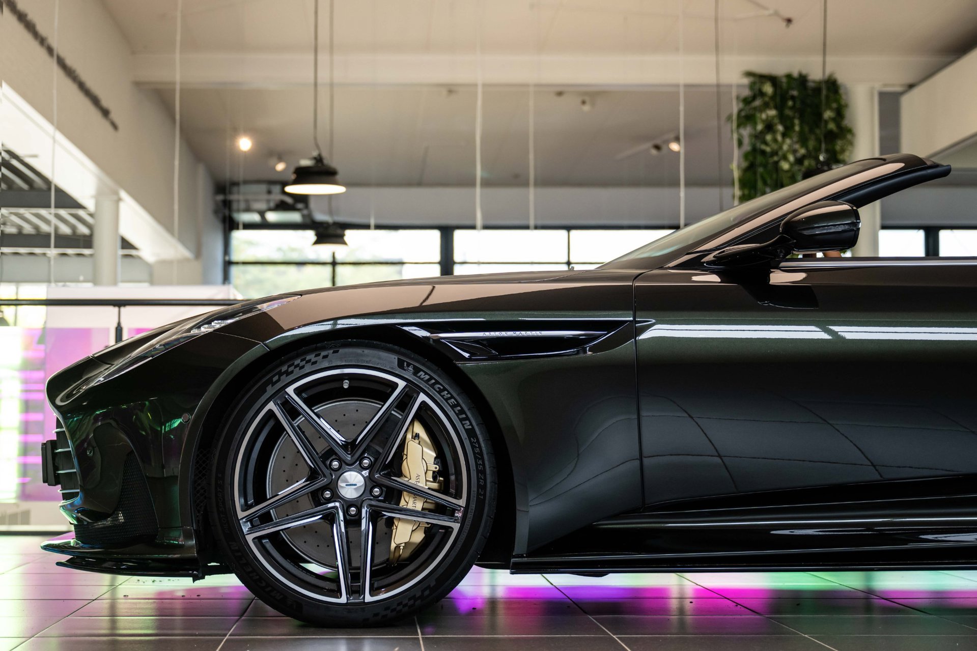 Foto van Aston Martin Db12 Volante