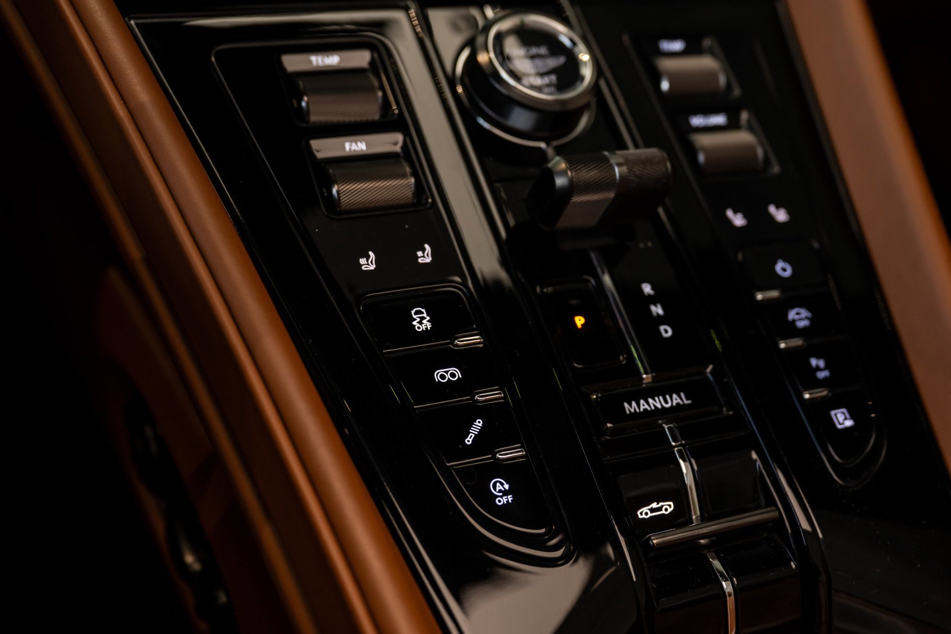 Foto van Aston Martin Db12 Volante