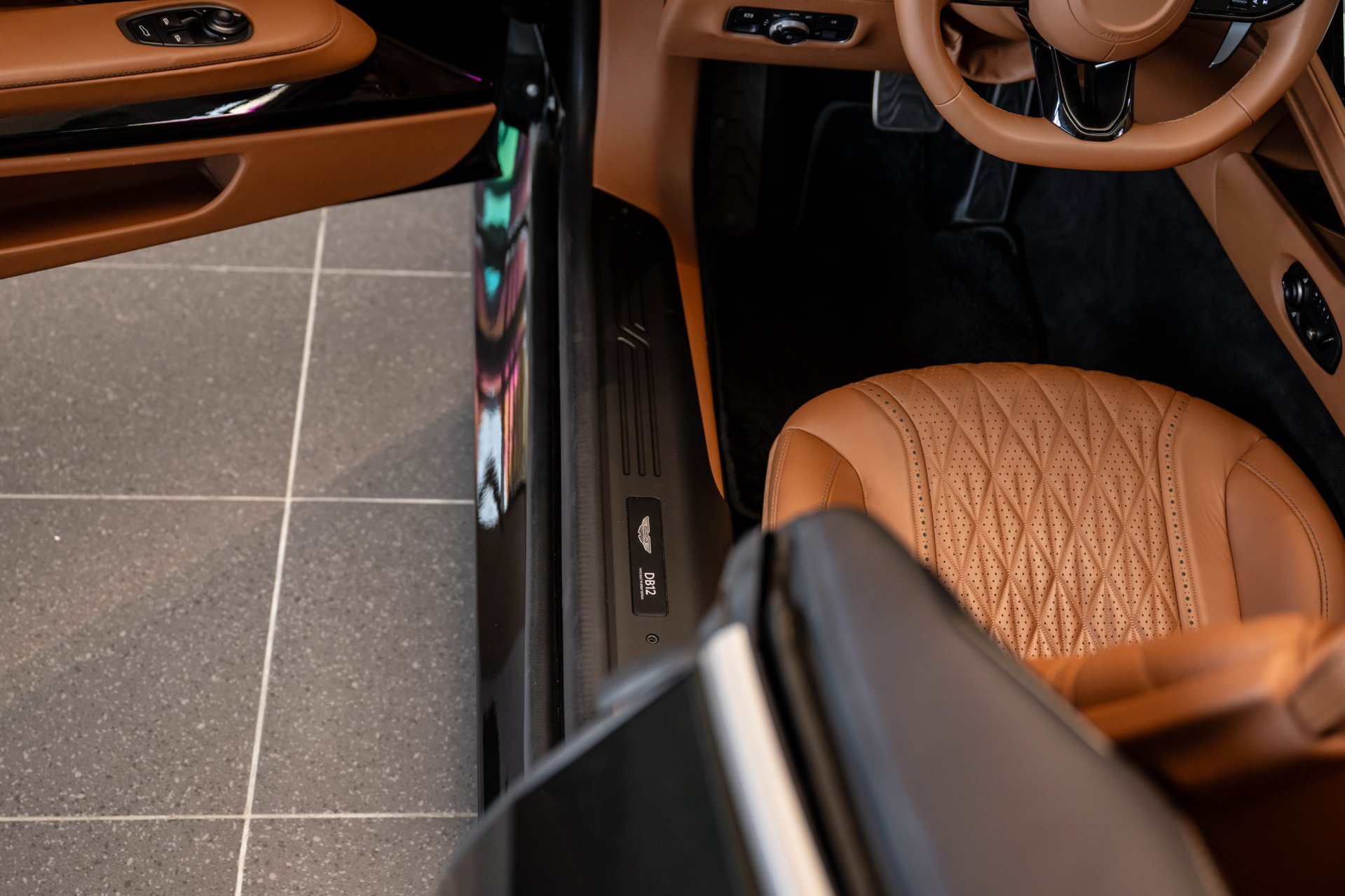 Foto van Aston Martin Db12 Volante