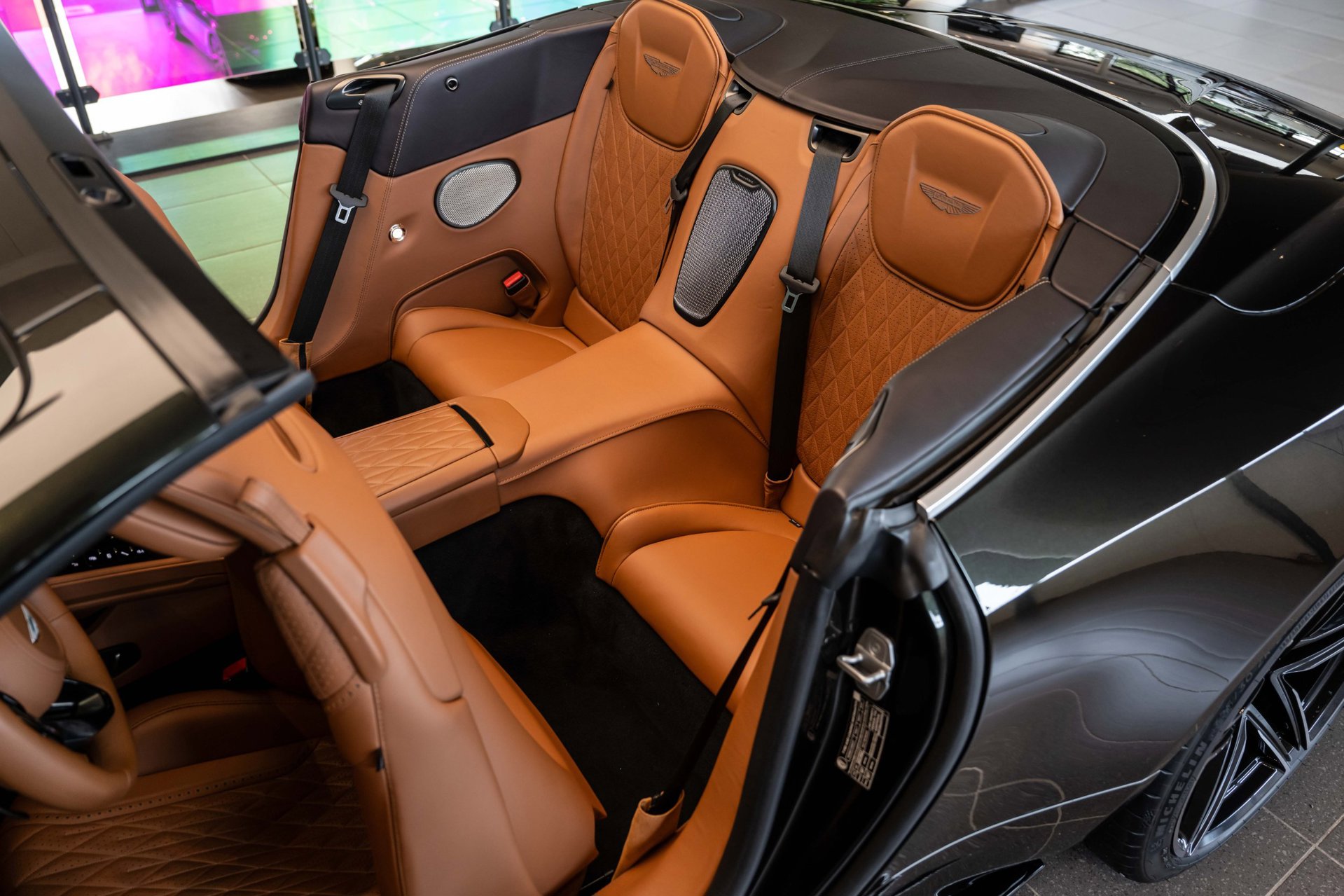 Foto van Aston Martin Db12 Volante