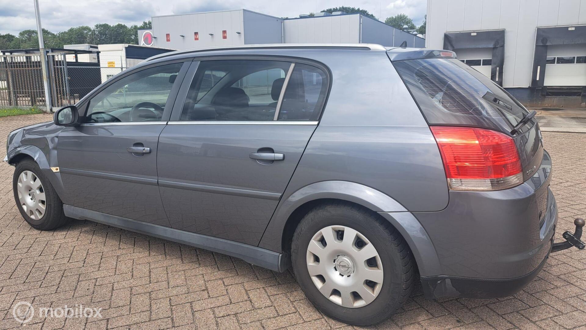 Foto van Opel Signum