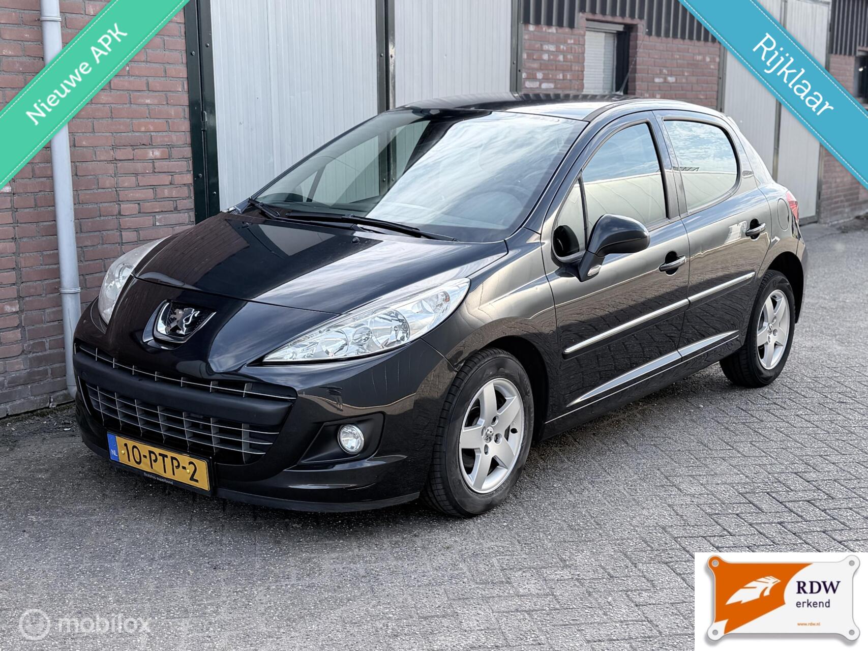 Peugeot 207 1.4 VTi Blue Lease Executive NAP/NWE APK/NAVIGATIE 2011 - voorkant