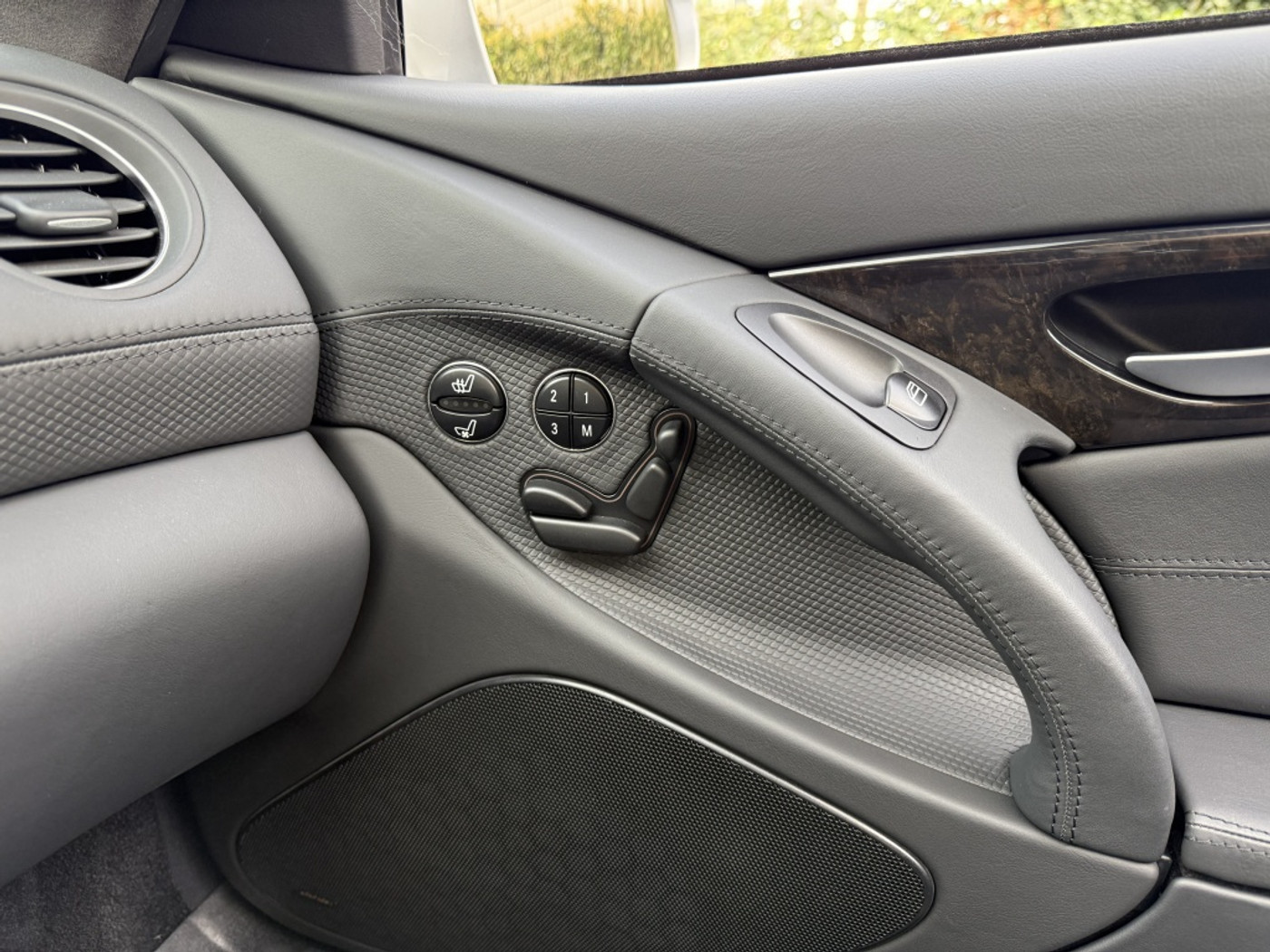 Foto van Mercedes-Benz SL 600