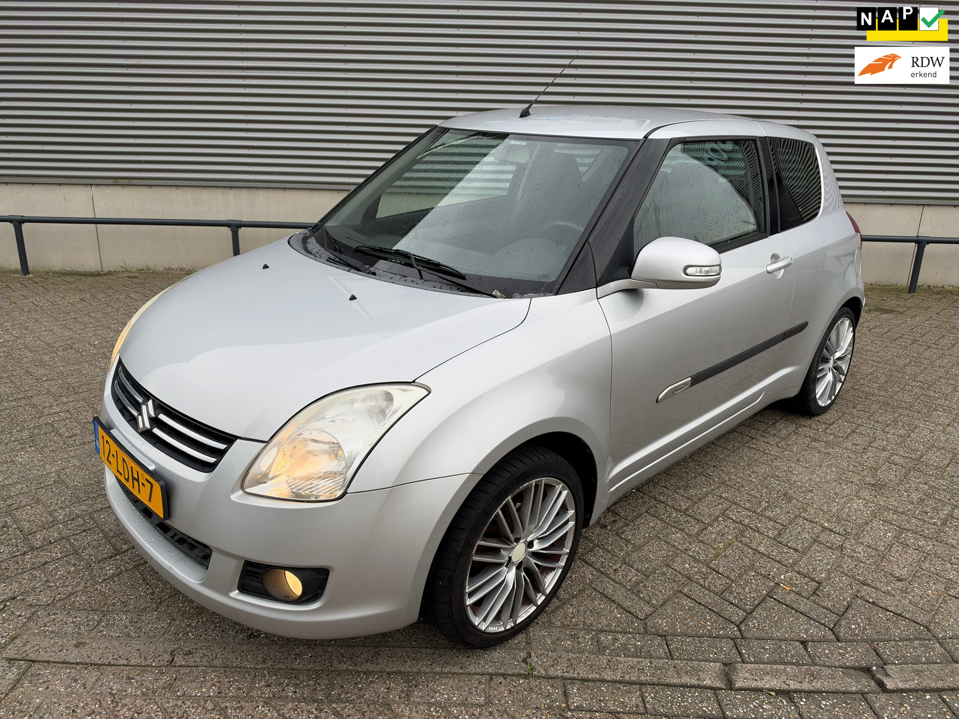 Suzuki Swift **Suzuki Swift 1.3 Limited | Lage kilometerstand met NAP | Nieuwe koppeling | 16 inch lichtmetalen velgen** 2010 - voorkant