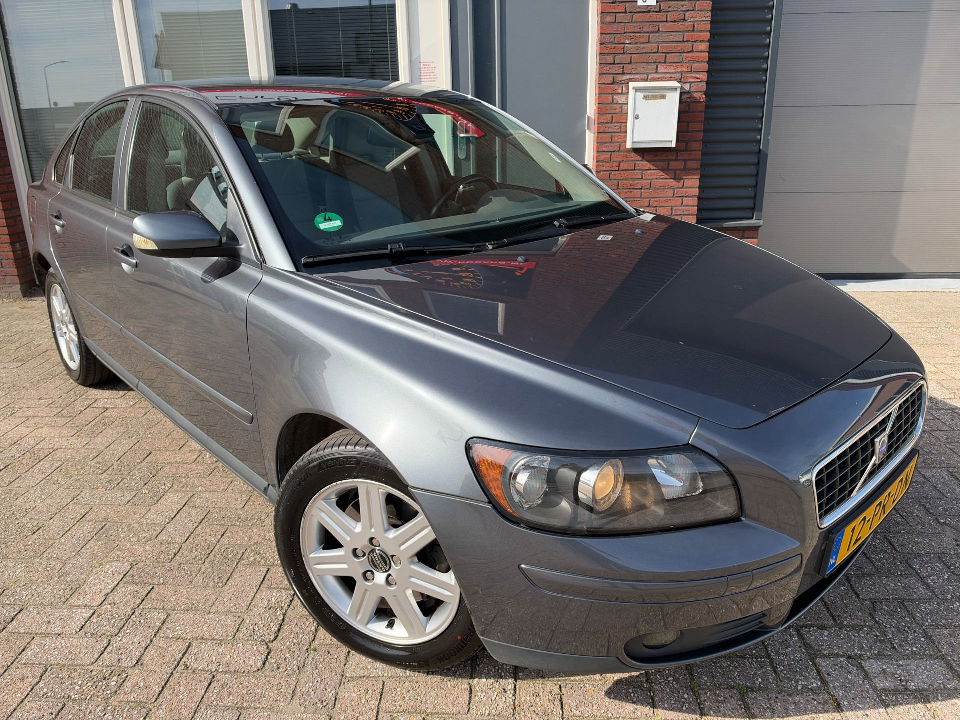 Volvo S40 2.4 Elite / AUT / Leder / PDC / AUT / Clima / Cruise / LM / NAP 2004 - voorkant