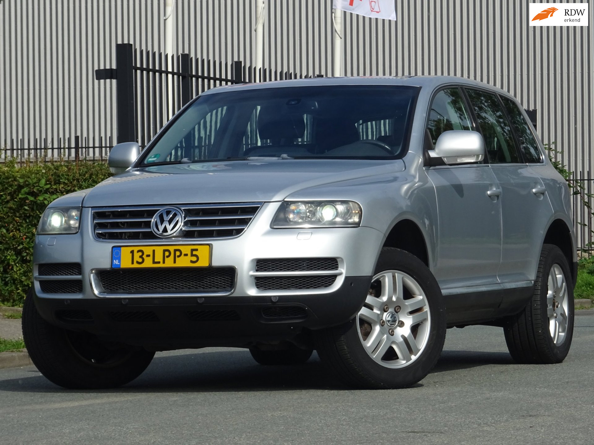 Volkswagen Touareg 3.6 V6 AUTOMAAT LEER/NAVI/DAK/XENON/PDC 2006 - voorkant
