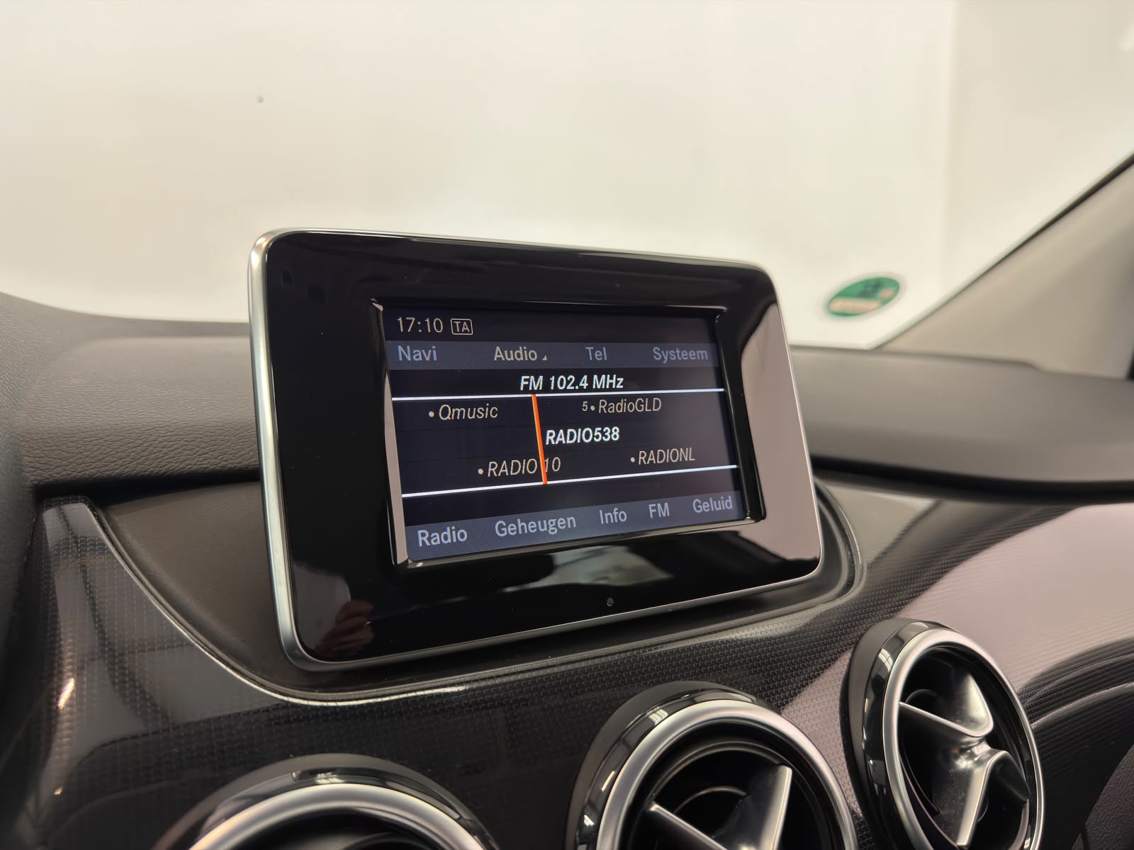 Foto van Mercedes-Benz B 180