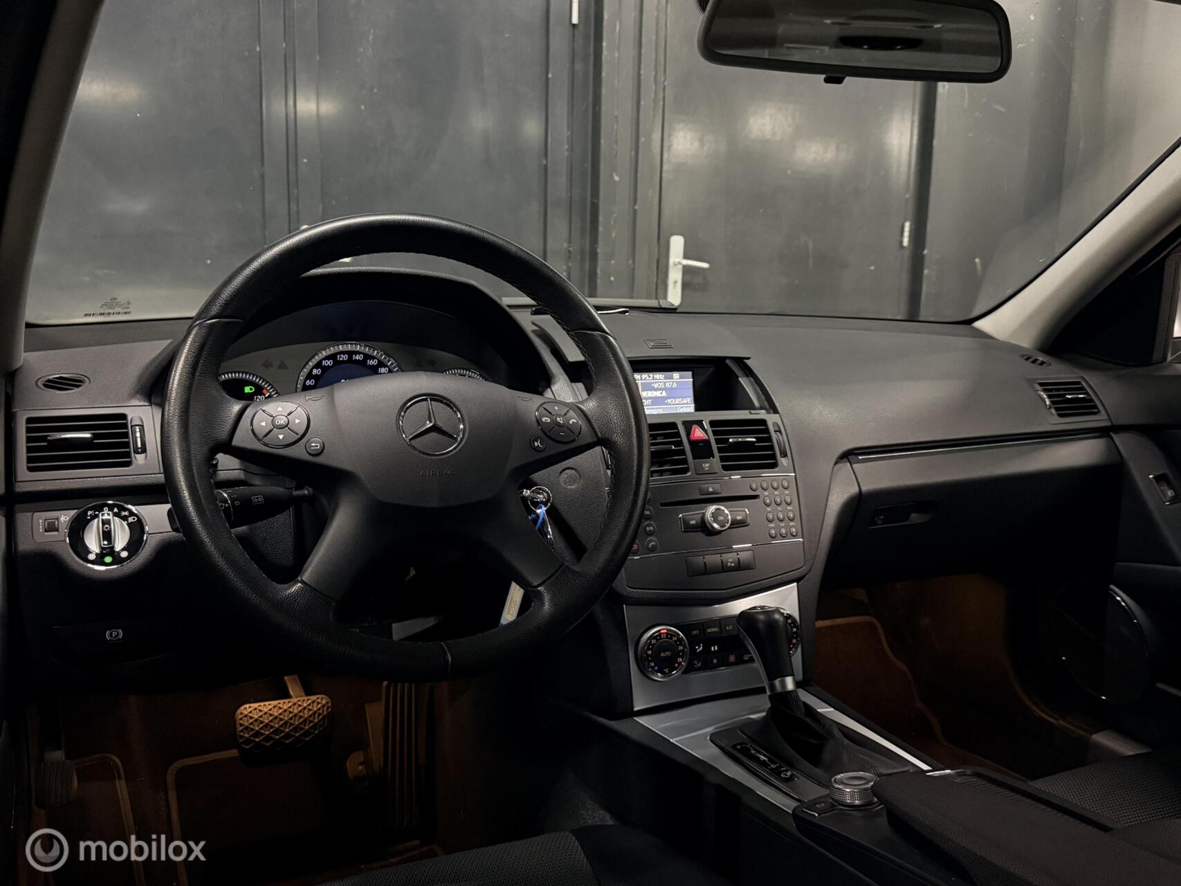 Foto van Mercedes-Benz C 180 Kompressor