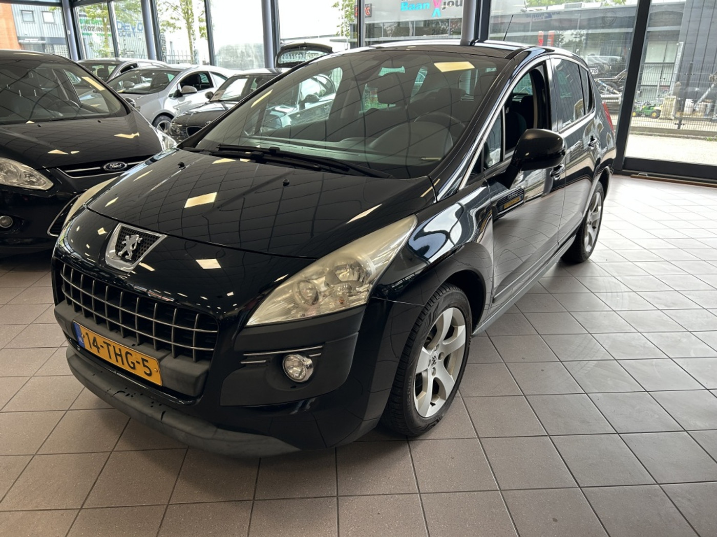 Peugeot 3008 1.6 VTi ST 2E EIG. PDC LMV APK 4-26 BJ 2012 !!! 2012 - voorkant