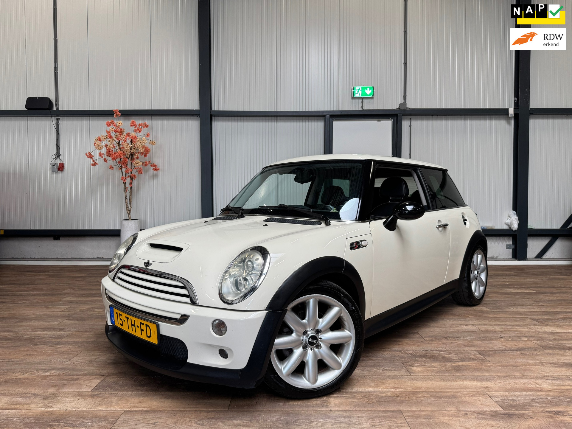Mini Mini Cooper S 1.6 Cooper S Chili Automaat / LEDER / NAVI / CLIMA / 2006 - voorkant