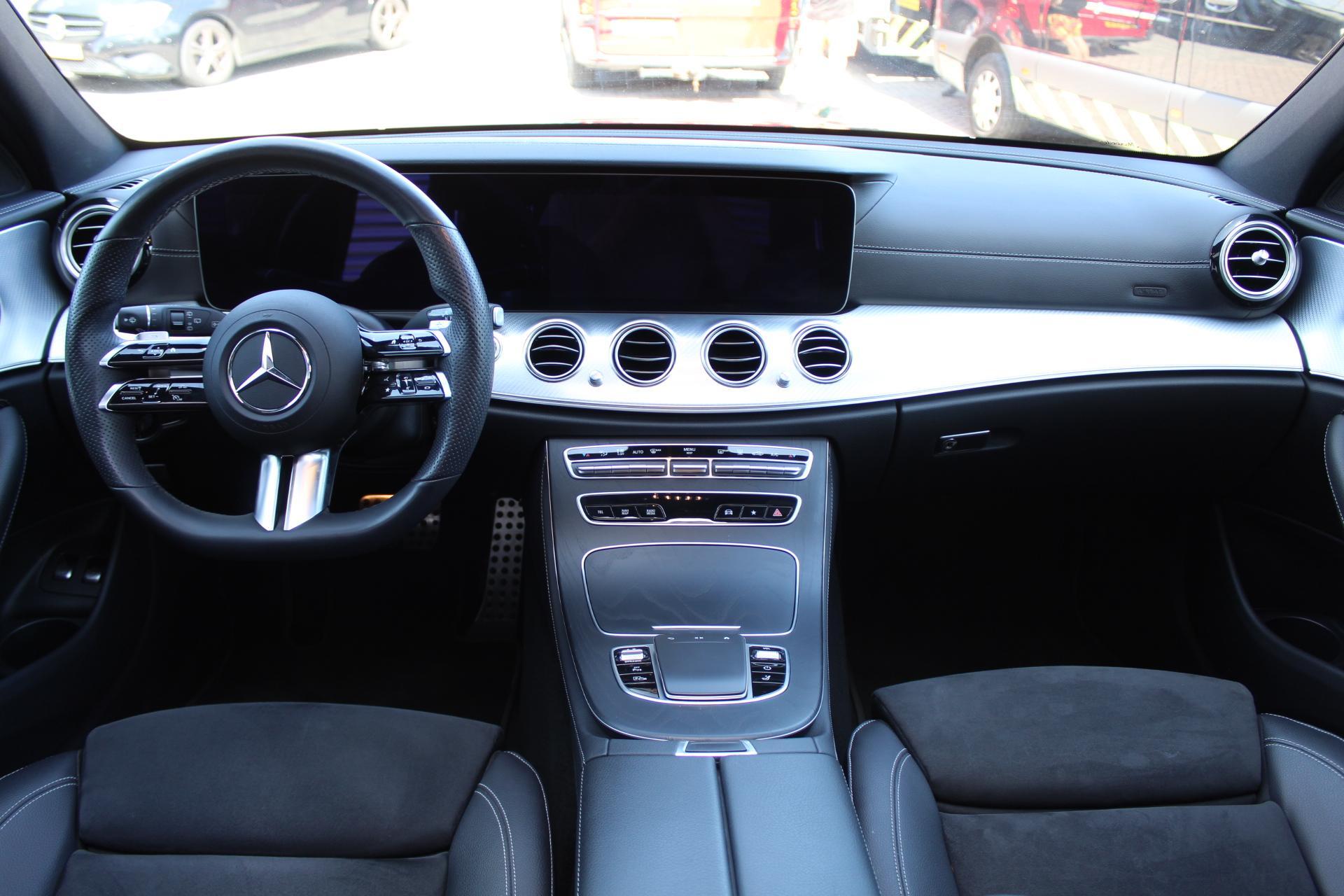 Foto van Mercedes-Benz E 300 E