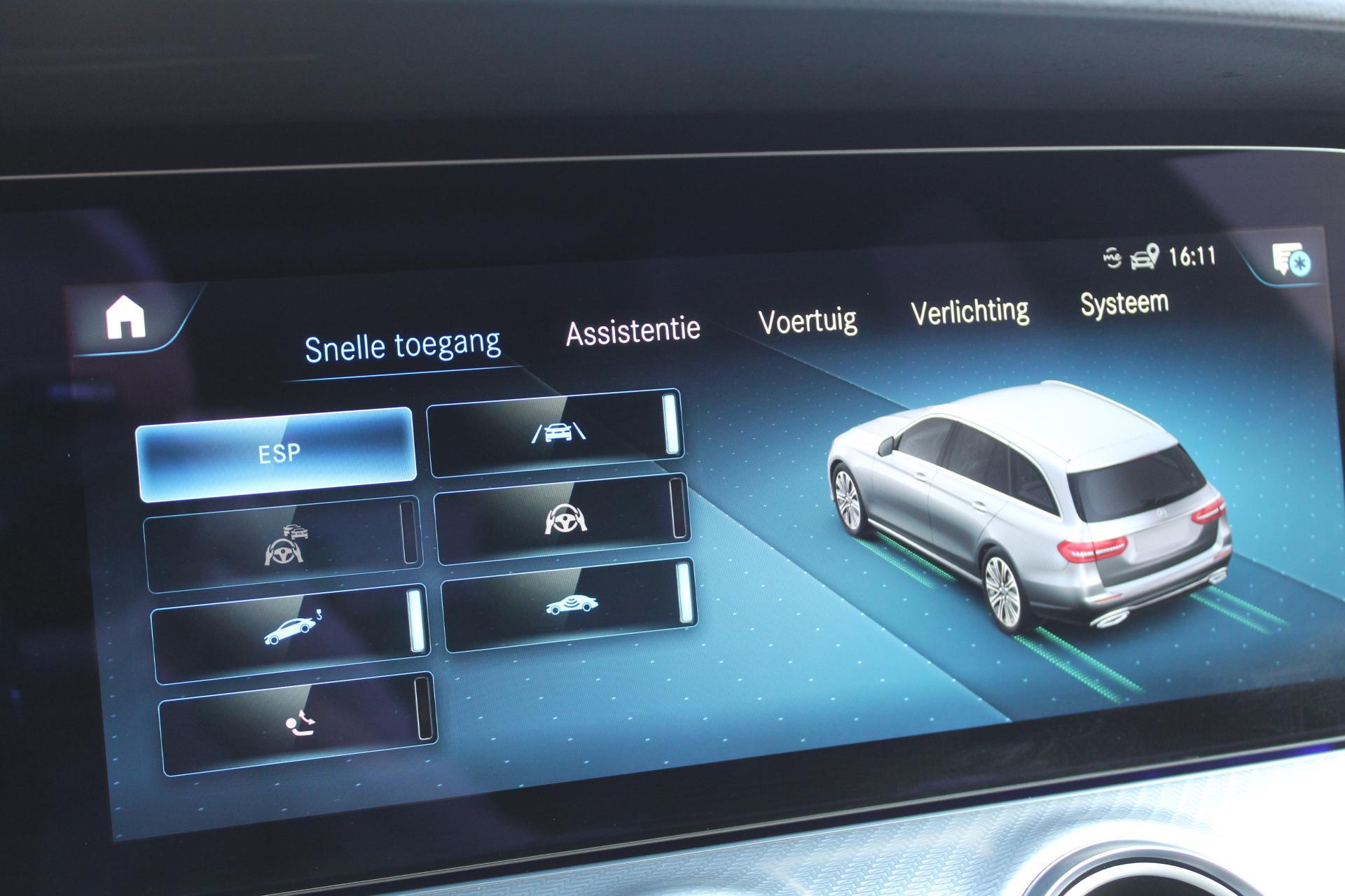 Foto van Mercedes-Benz E 300 E