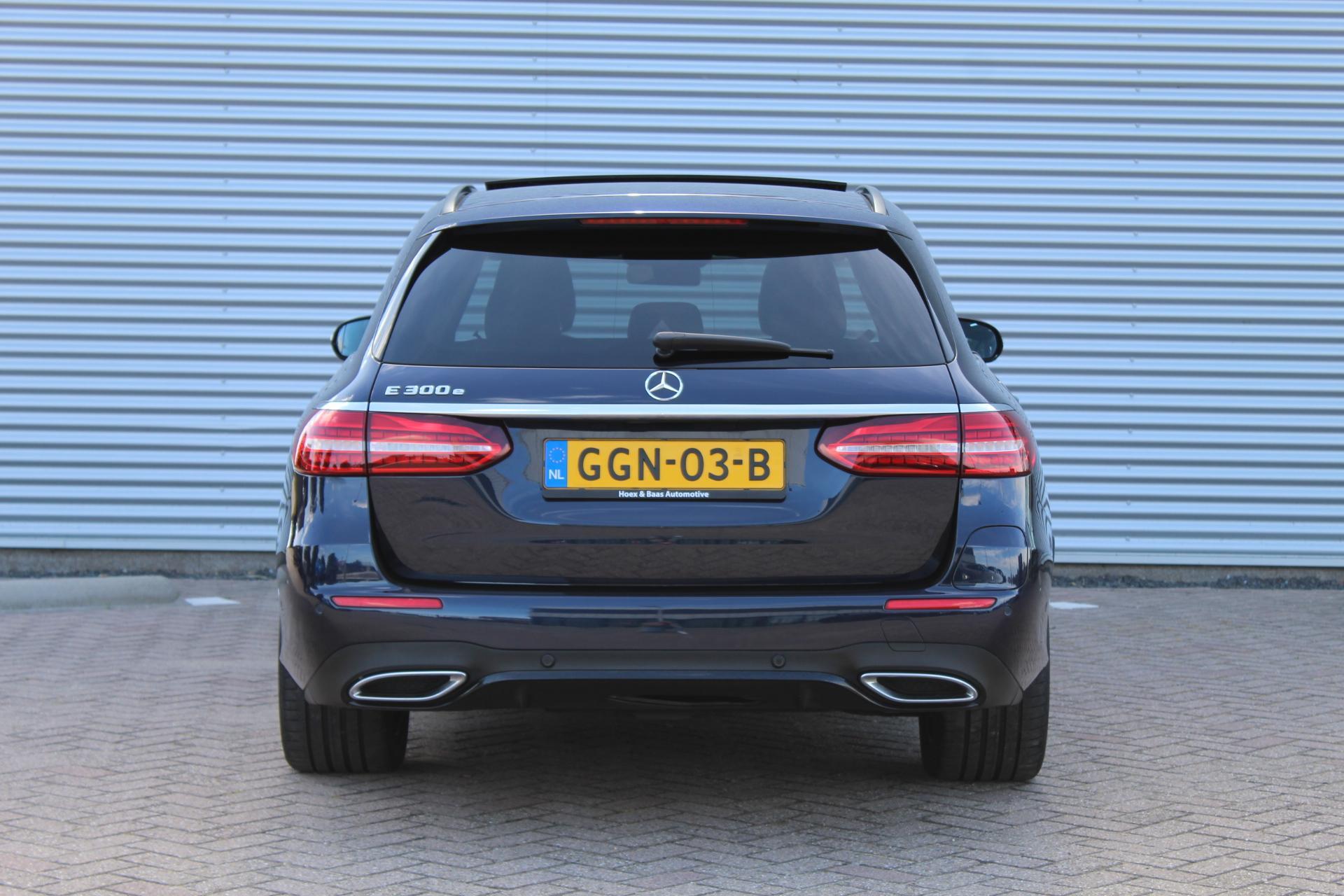 Foto van Mercedes-Benz E 300 E