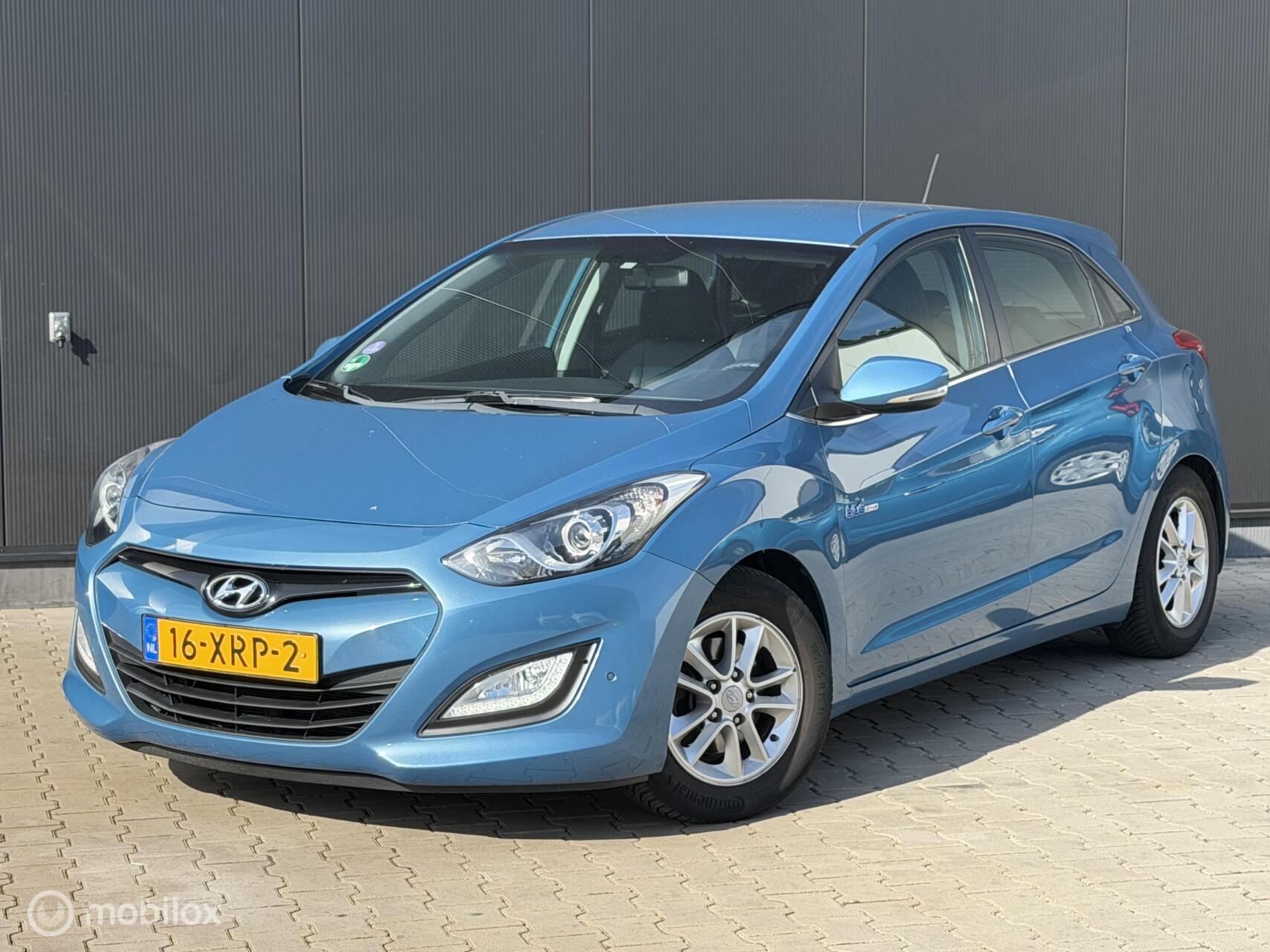 Hyundai I 30 1.6 GDI Business Edition | CRUISE | CLIMA | TREKHAAK | 2012 - voorkant