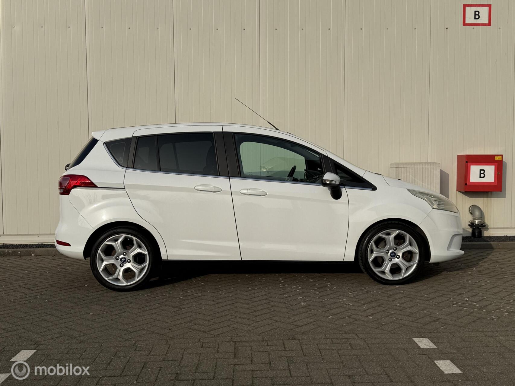 Foto van Ford B-max