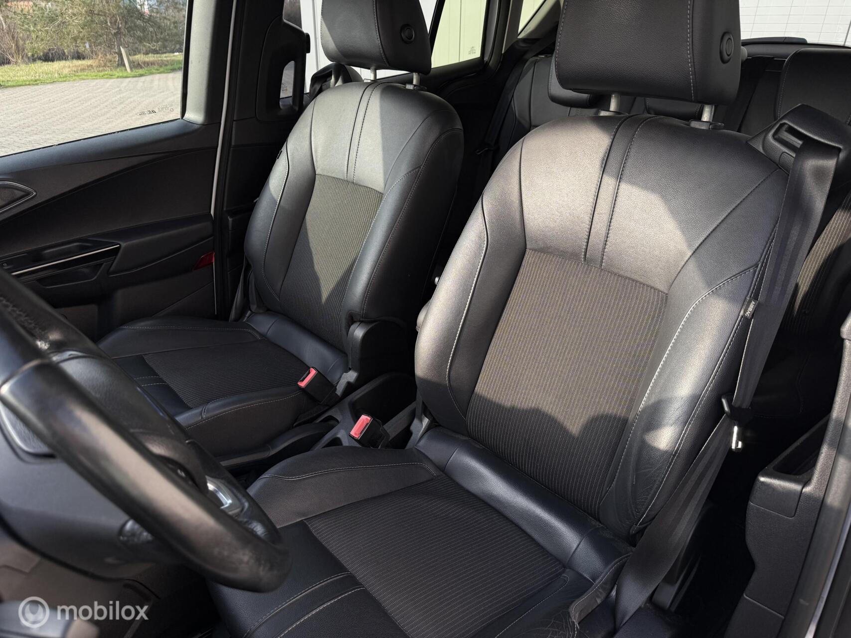 Foto van Ford B-max