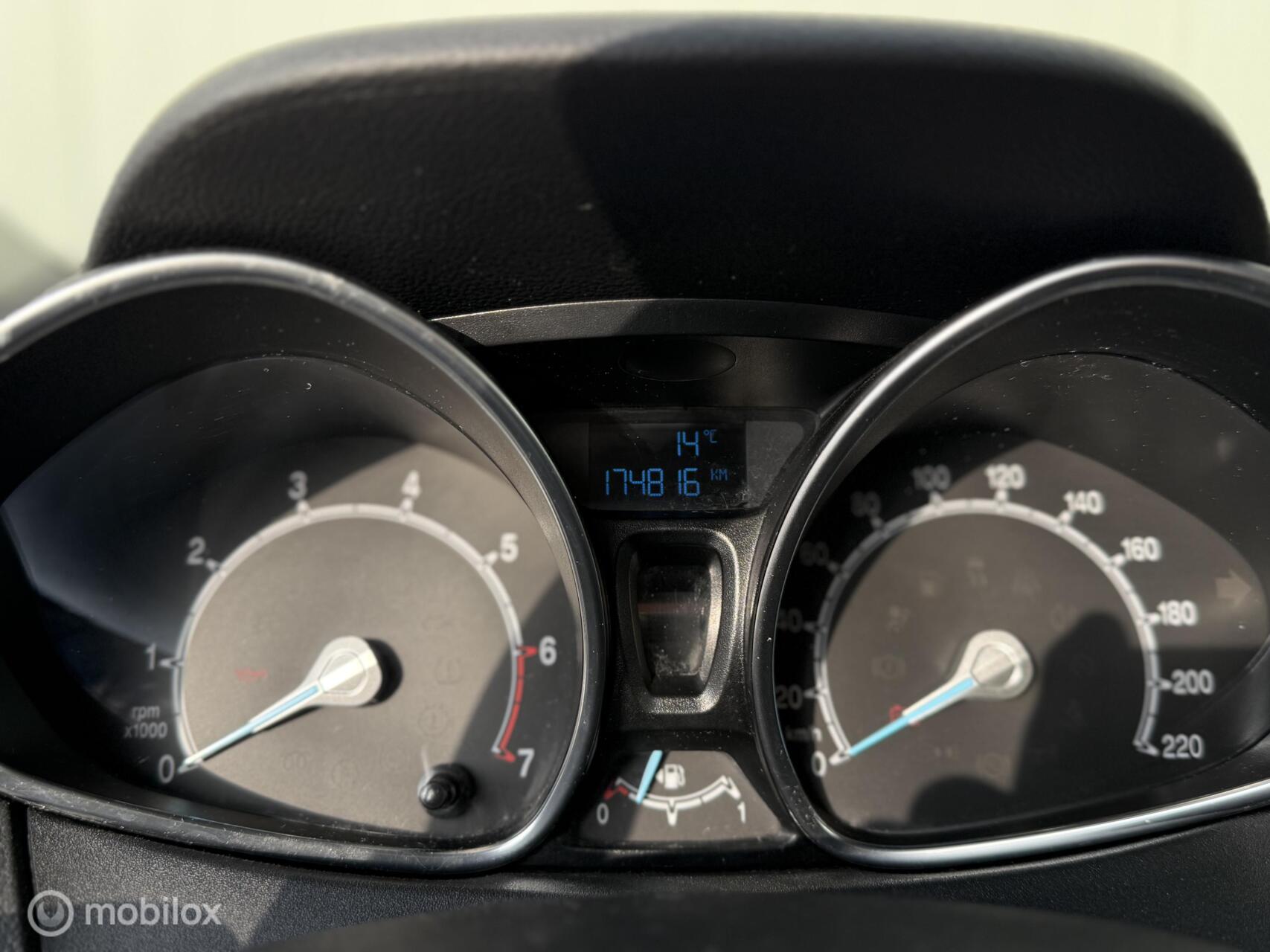 Foto van Ford B-max