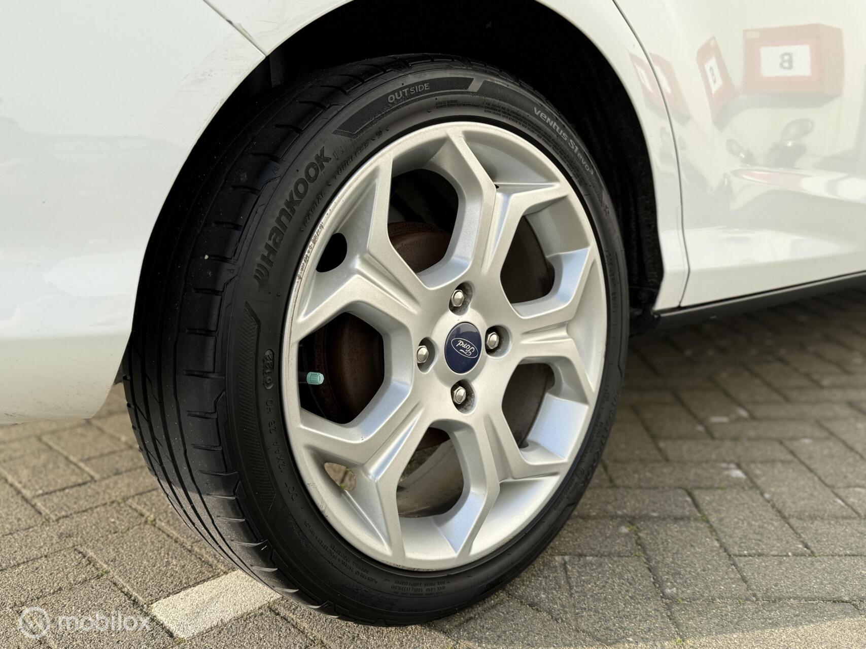 Foto van Ford B-max