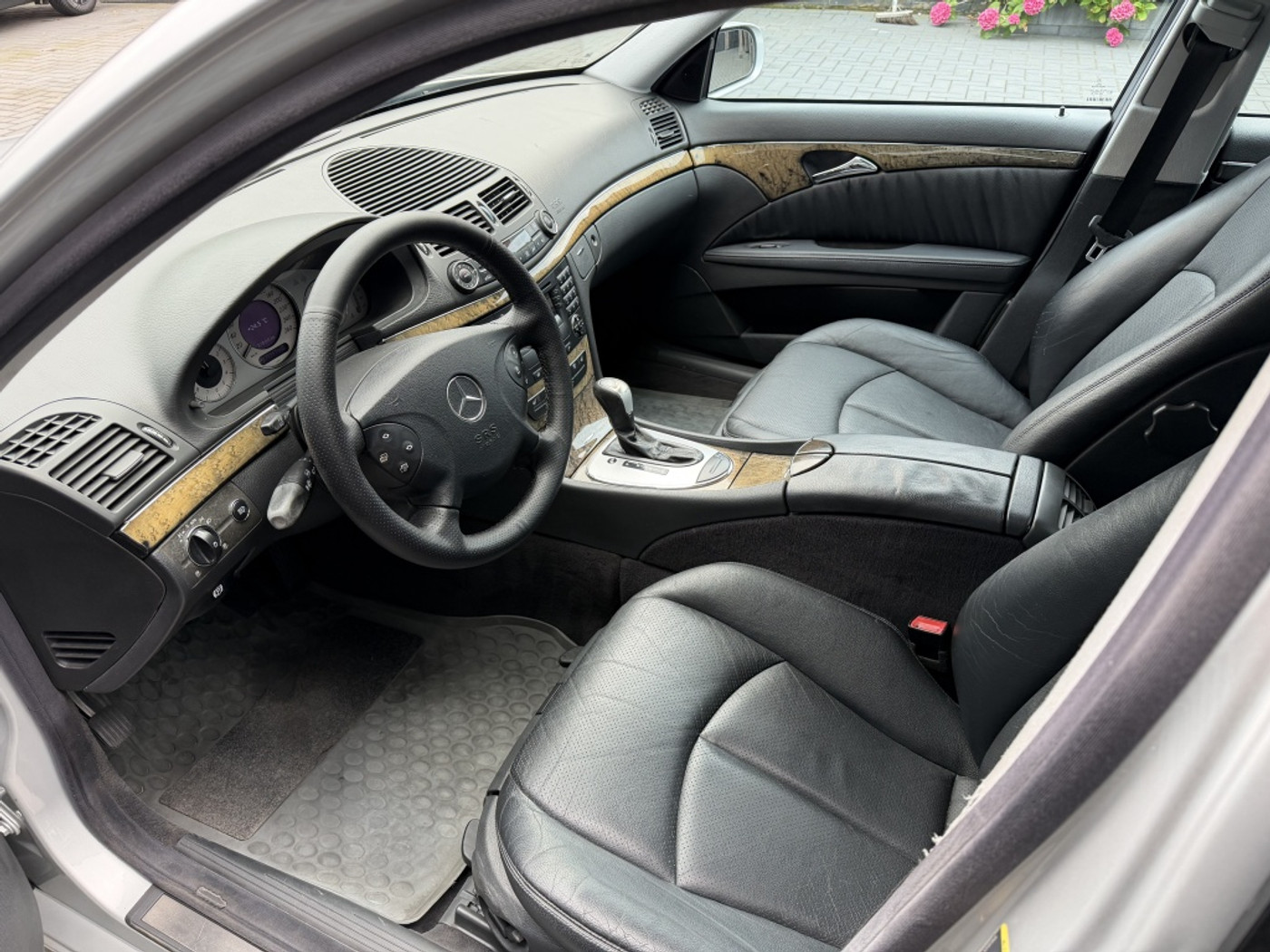 Foto van Mercedes-Benz E 240