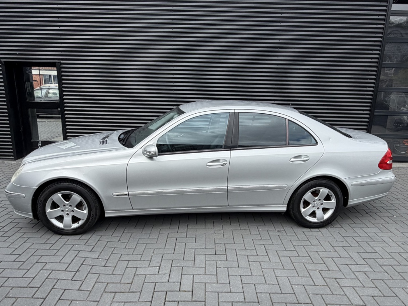 Foto van Mercedes-Benz E 240