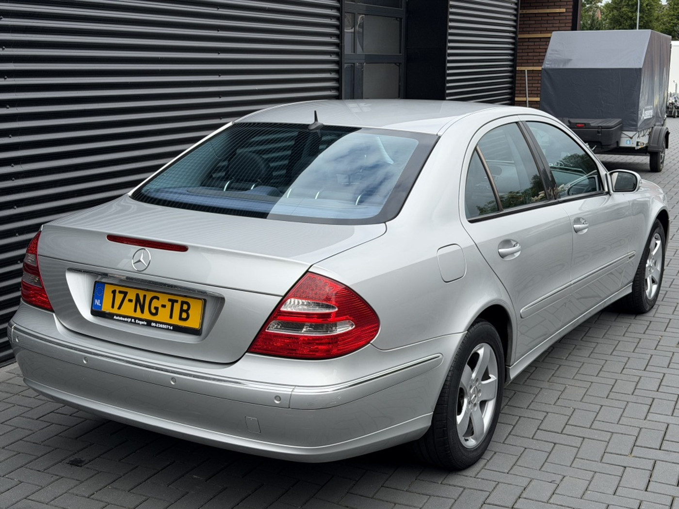 Foto van Mercedes-Benz E 240