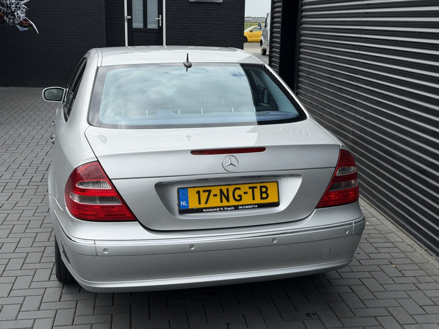 Foto van Mercedes-Benz E 240