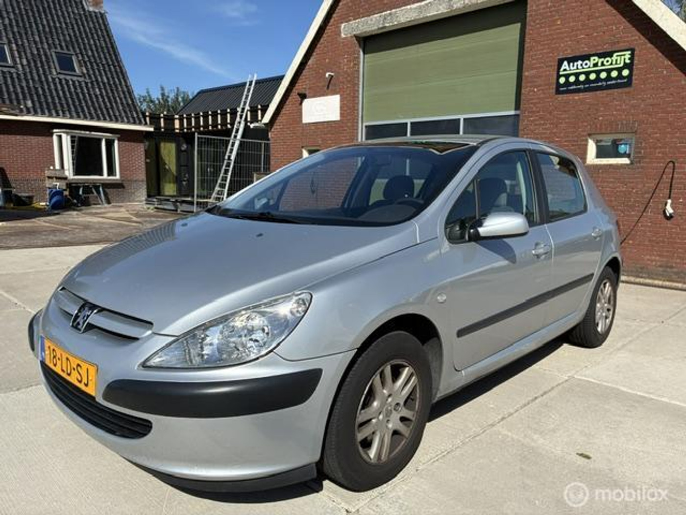 Peugeot 307 1.6-16V XT|5-Deurs|Airco|Lichtmetalen velgen| 2003 - voorkant