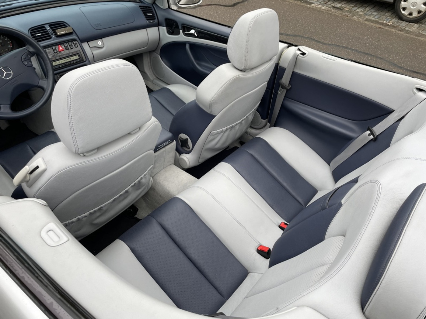 Foto van Mercedes-Benz CLK 200