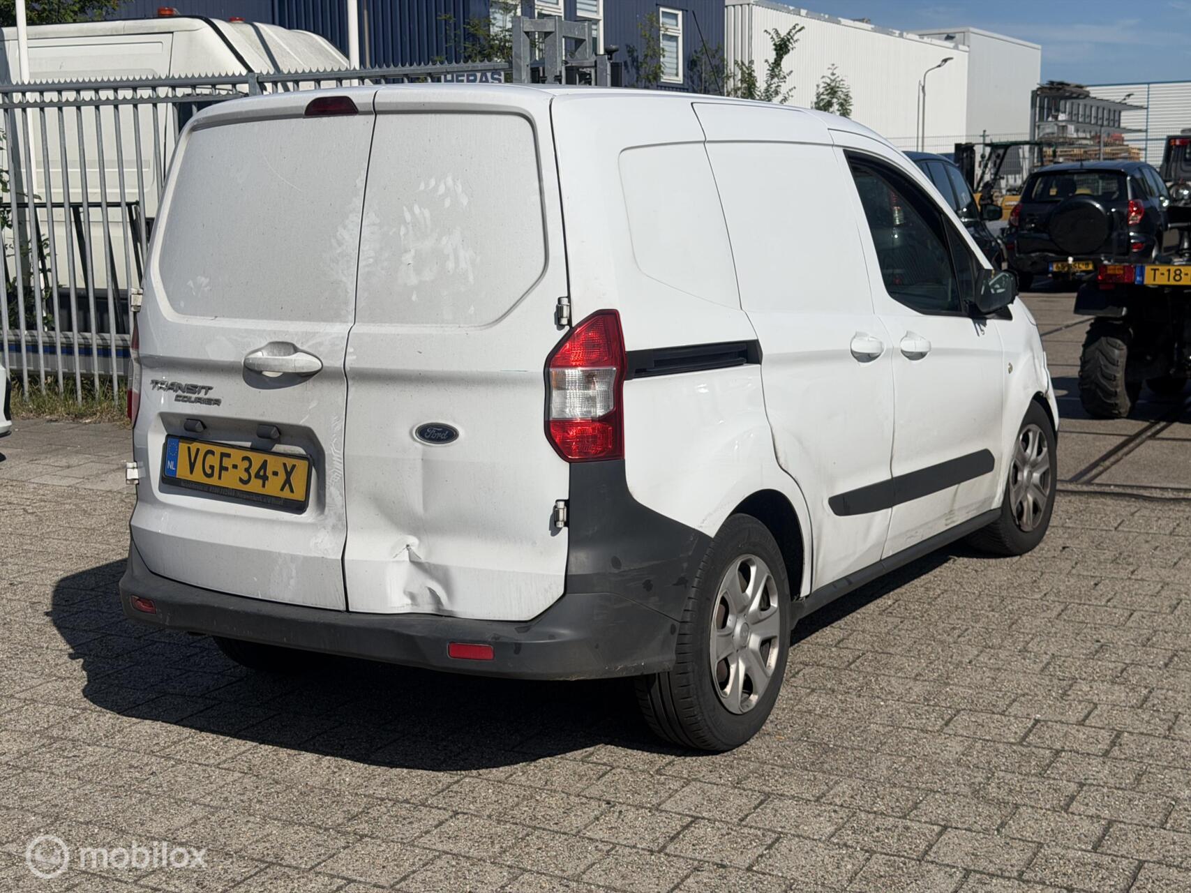 Foto van Ford Transit Courier