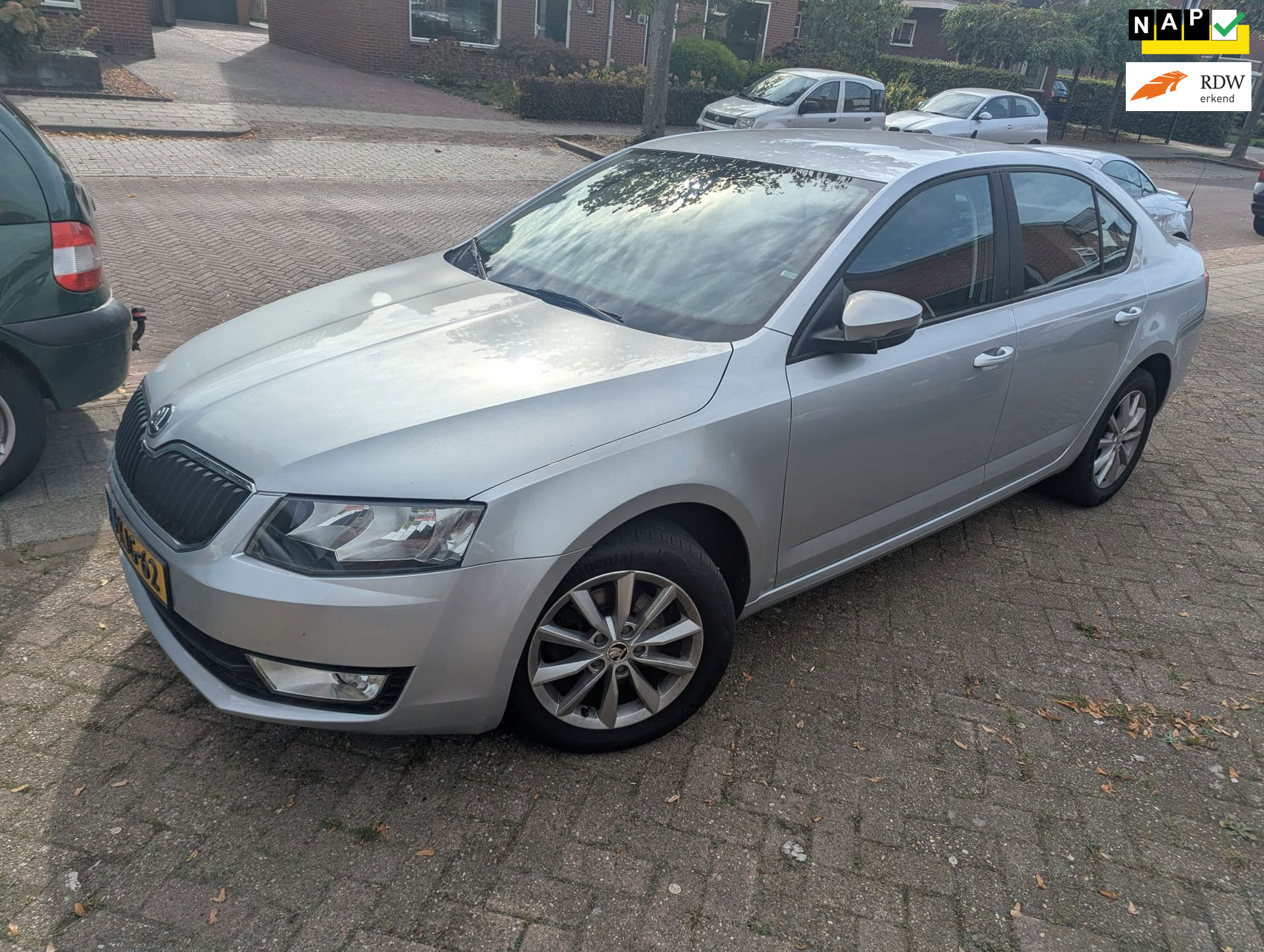 Skoda Octavia 1.2 TSI Greentech Ambition Businessline 2013 - voorkant