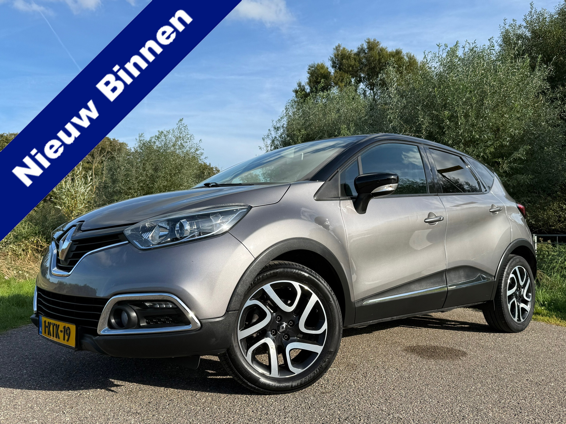 Renault Captur 1.2 TCe Dynamique Automaat | Camera | Navi | Key-Less | Trekhaak | Clima | 17" Velgen | PDC | Cruise | LED | 2013 - voorkant