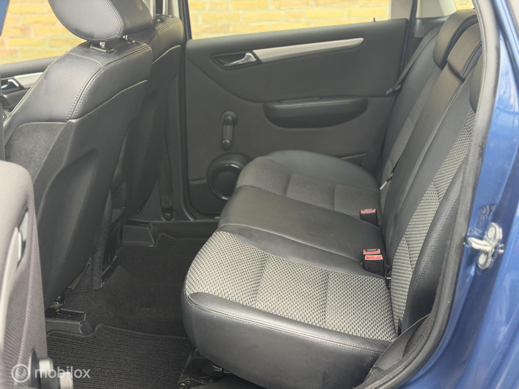 Foto van Mercedes-Benz B 200