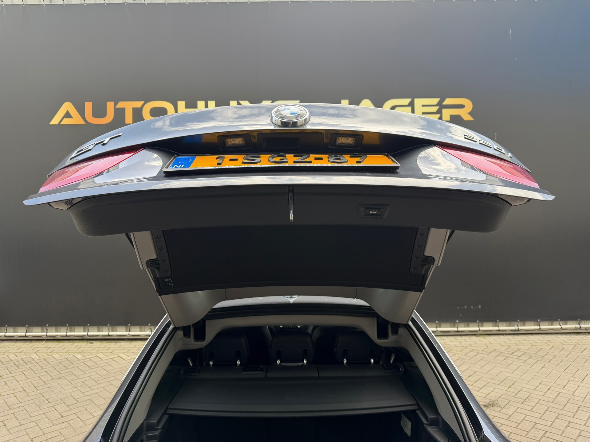 Foto van BMW 320i