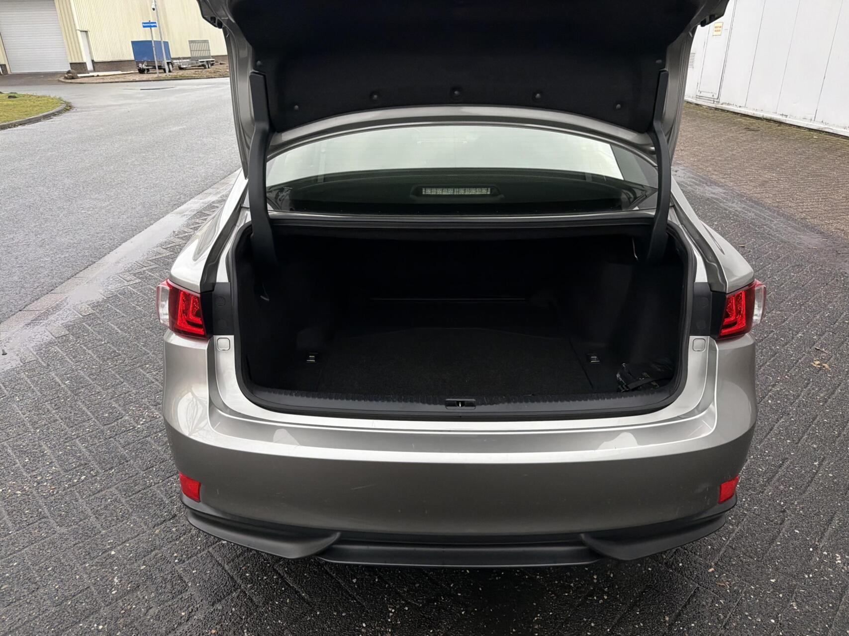 Foto van Lexus Lexus Is300h