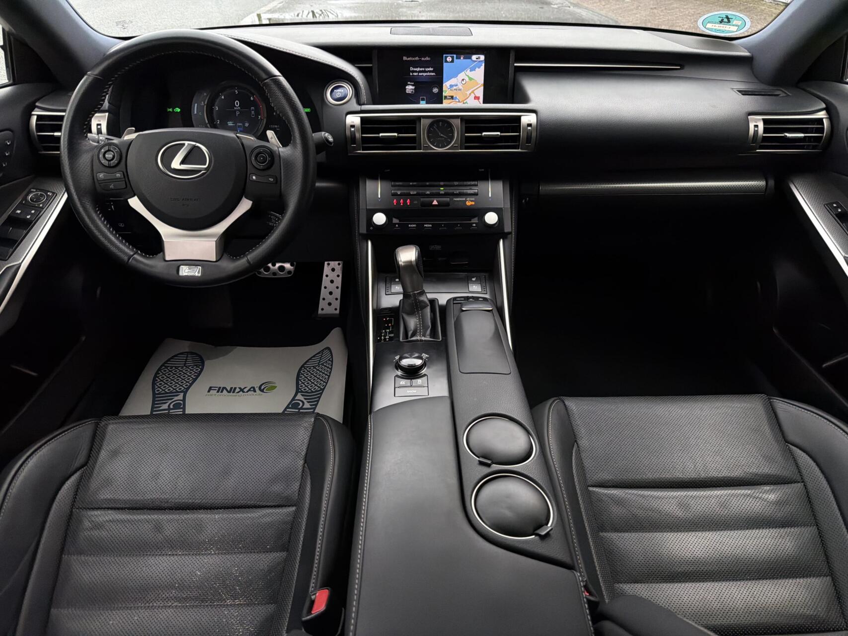 Foto van Lexus Lexus Is300h