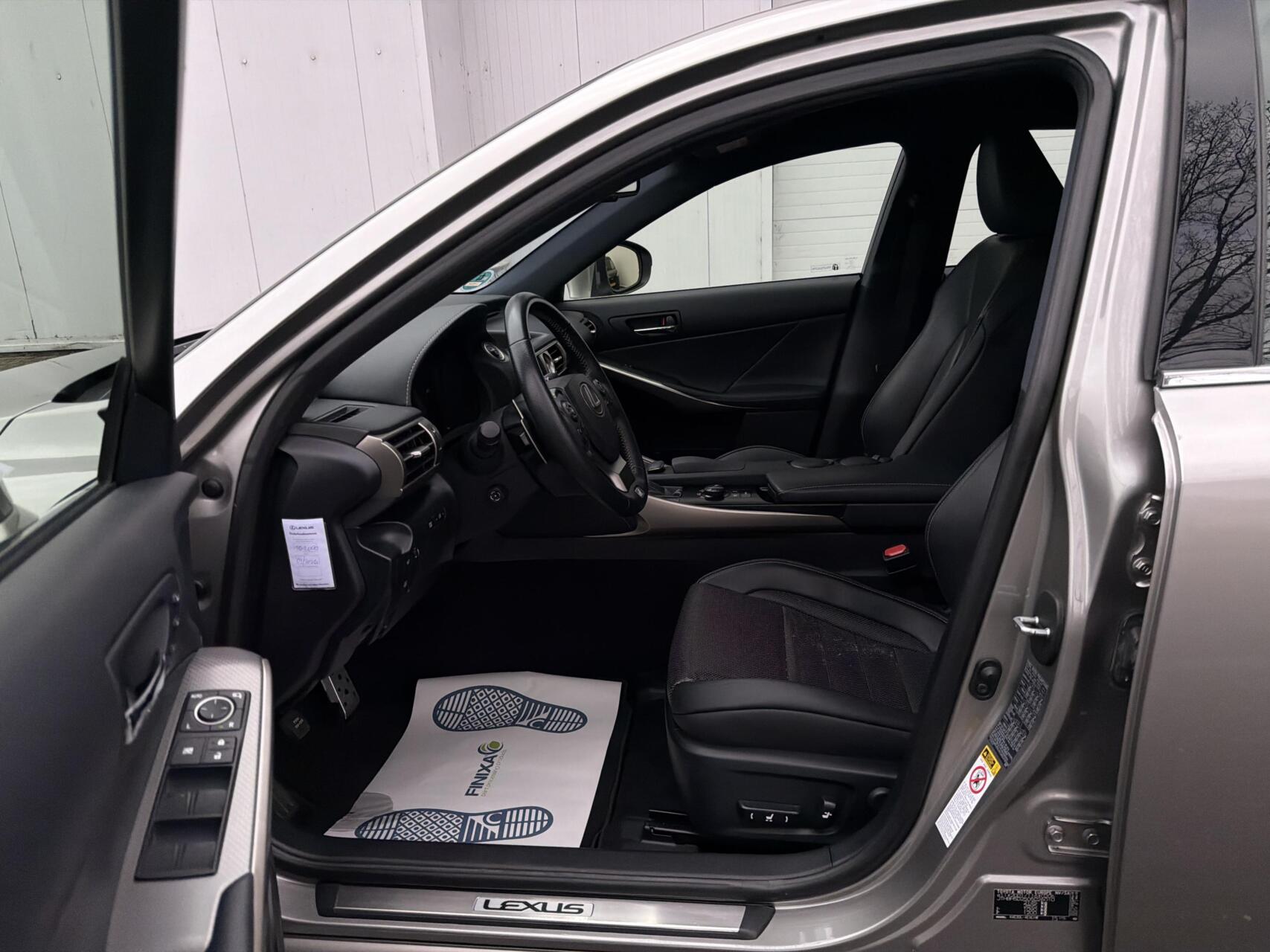 Foto van Lexus Lexus Is300h