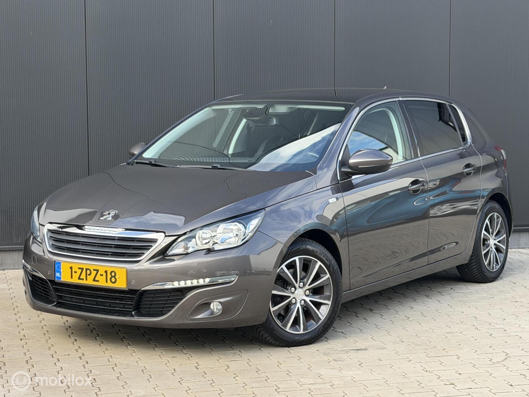 Peugeot 308 1.2 130PK Style | CRUISE | CLIMA | TREKHAAK | 2015 - voorkant