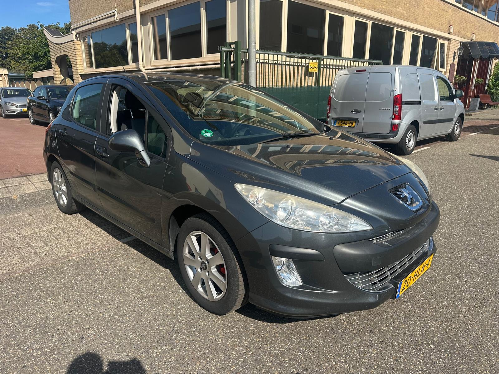 Peugeot 308 1.6 VTi XS airco Trekhaak NAP 2009 - voorkant