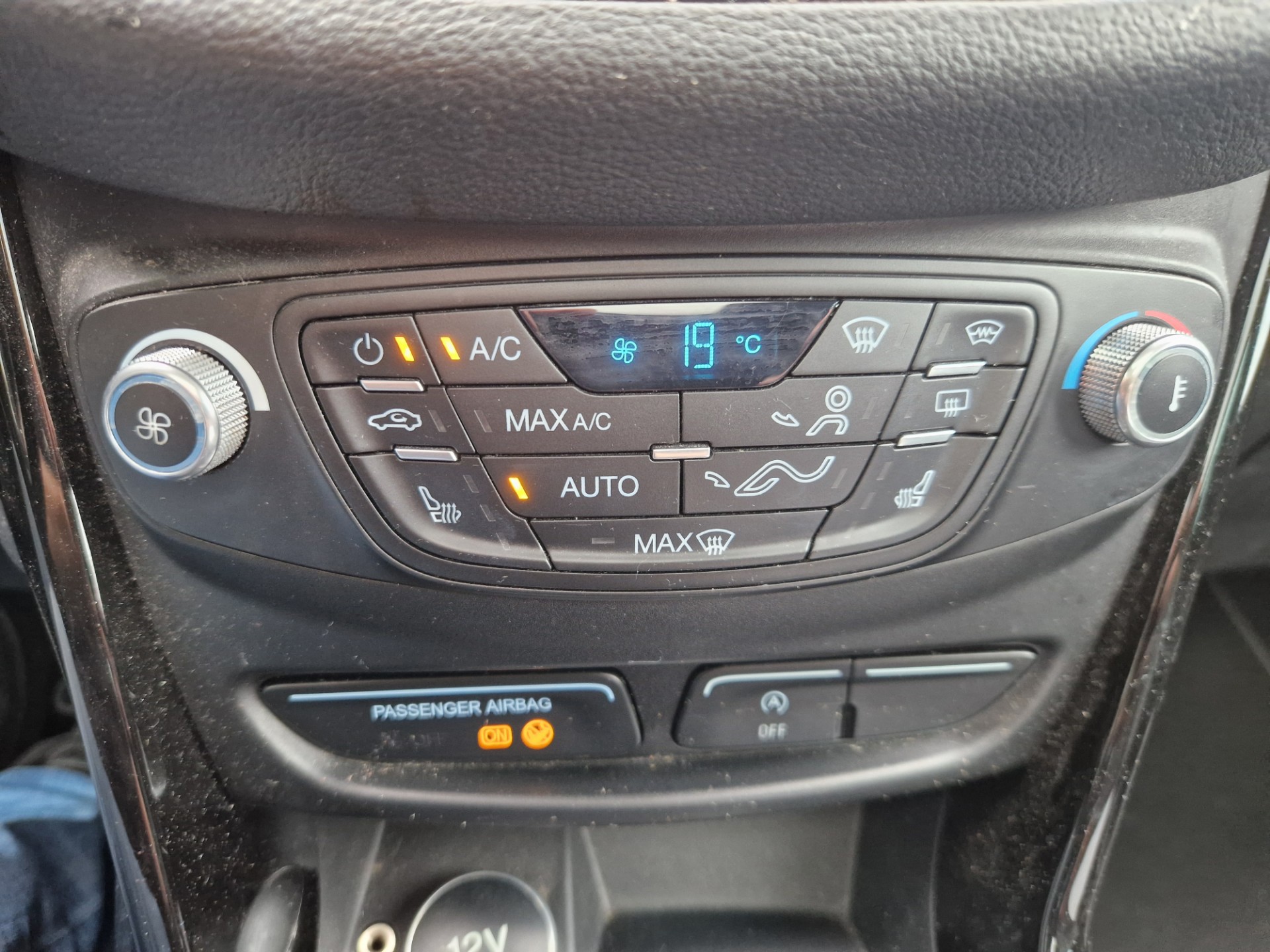 Foto van Ford B-max