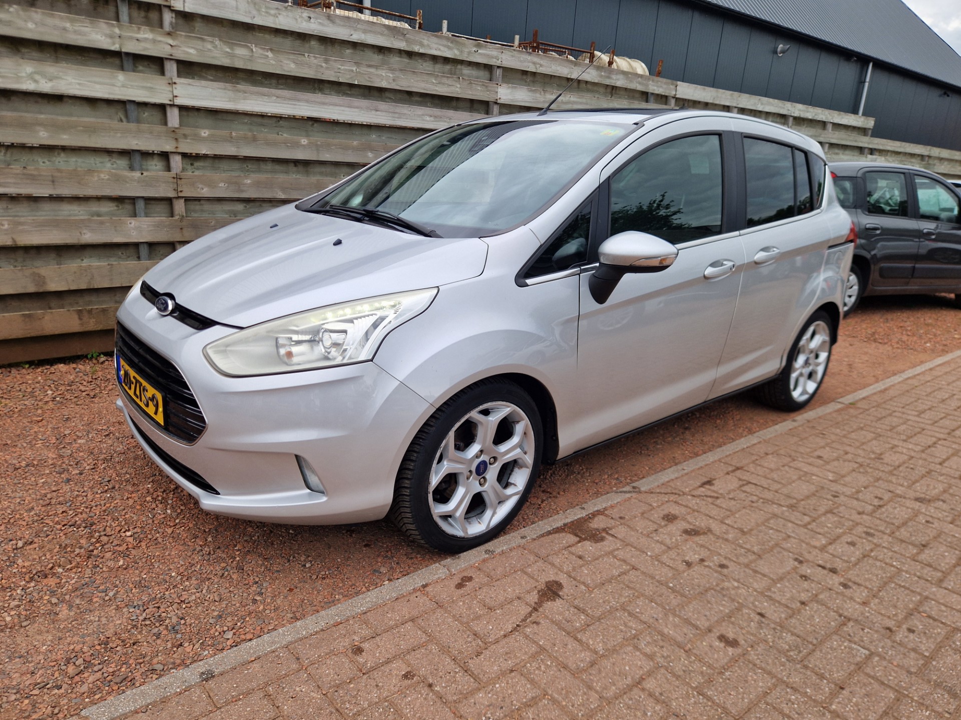 Foto van Ford B-max