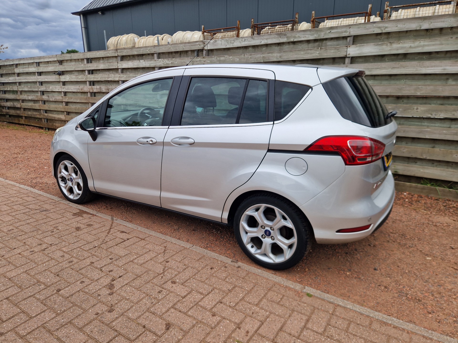 Foto van Ford B-max