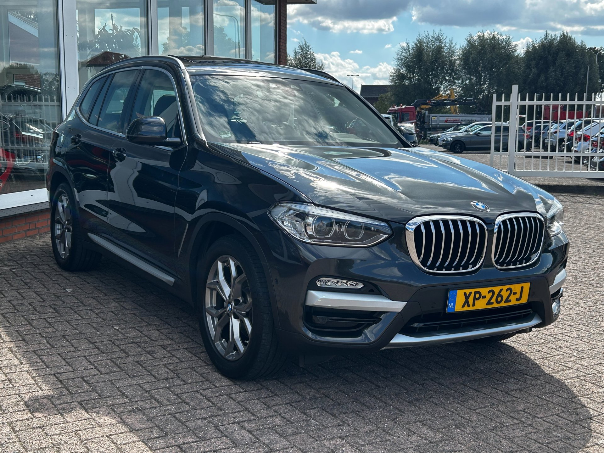 Foto van BMW X3 Xdrive20i