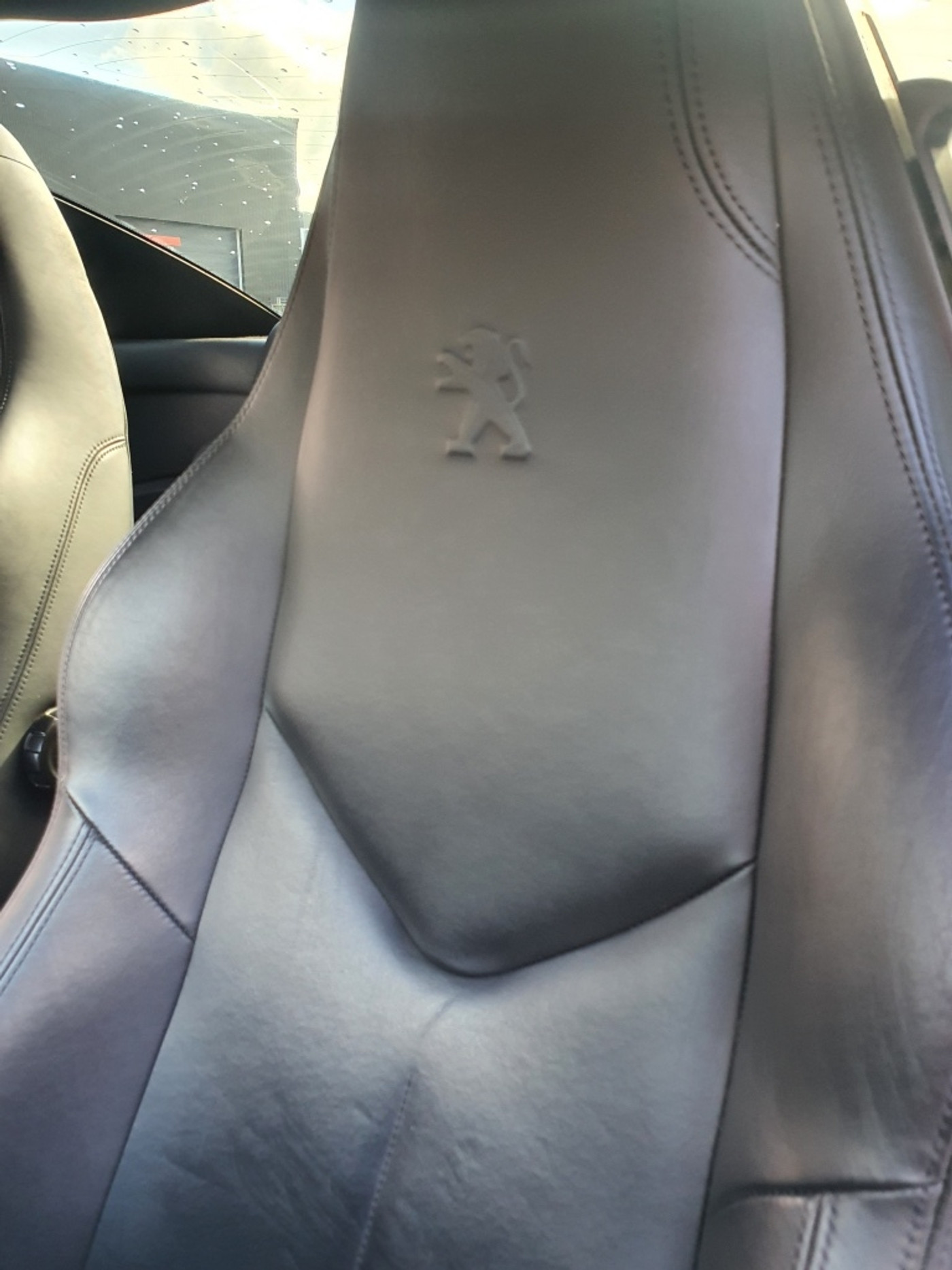 Foto van Peugeot RCZ