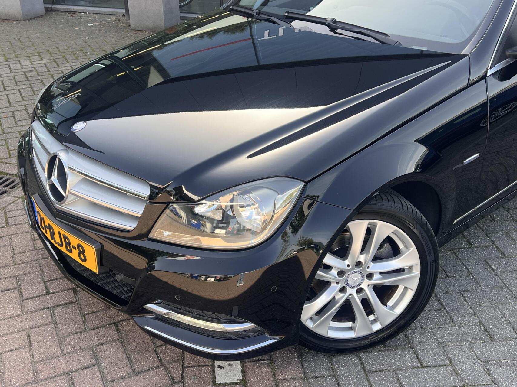Foto van Mercedes-Benz C 180
