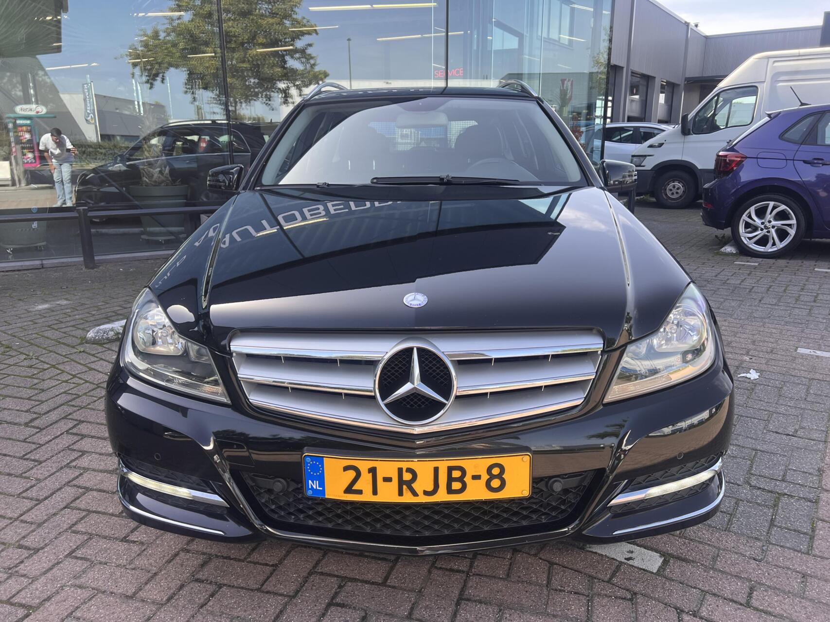 Foto van Mercedes-Benz C 180